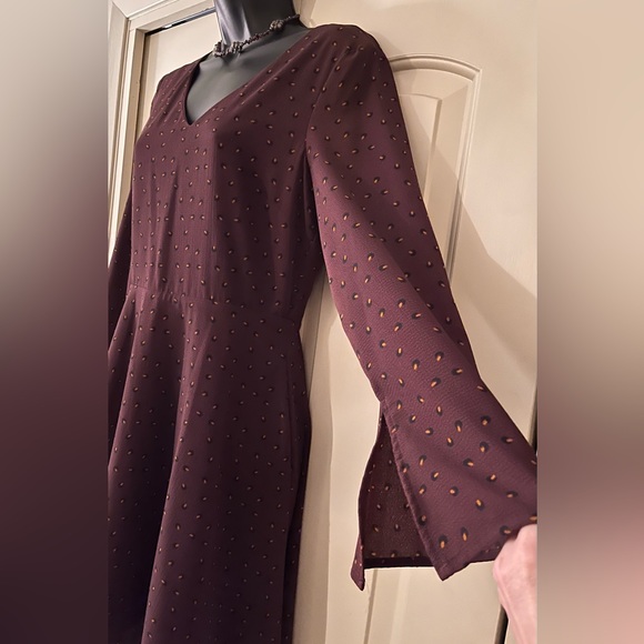 ♥️SALE 4/$20 Elegant Flowing Dress with Gorgeous Sleeves - Picture 2 of 9